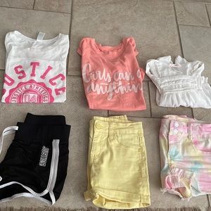 Preowned 6 piece girls shirts and shorts size 10